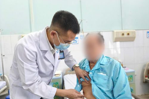 Xương cá xuyên vào gan, cụ ông 82 tuổi sốc nhiễm trùng