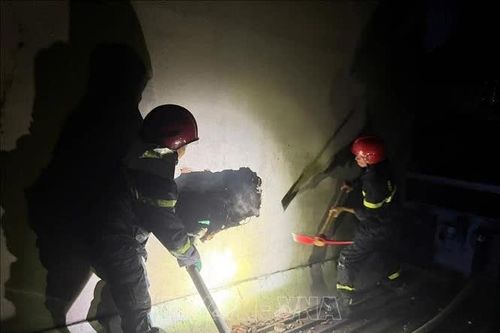 Vụ cháy nhà 4 tầng: Hai nạn nhân phải thở máy, tiên lượng xấu