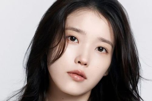 IU kỷ niệm 18 năm ra mắt theo cách đặc biệt