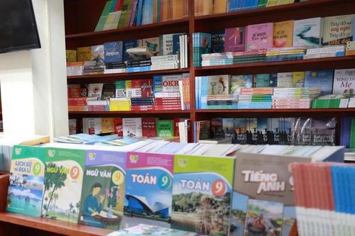 Năm học tới không thể để xảy ra thiếu sách giáo khoa