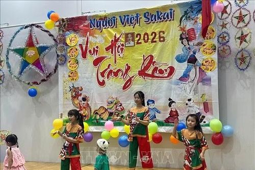 Trung thu kết nối thế hệ trẻ với tiếng Việt và văn hóa quê hương tại Nhật Bản