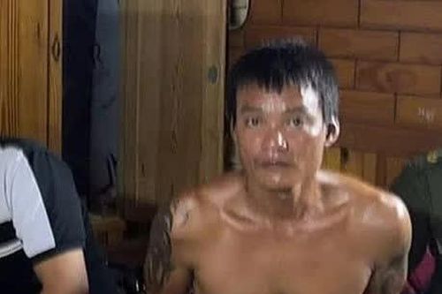 Neo thuyền máy trên sông để sử dụng ma túy