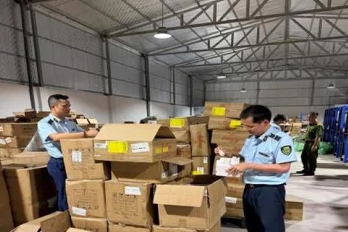 Tịch thu lô mỹ phẩm trị giá hơn 10 tỷ đồng không rõ nguồn gốc, xuất xứ