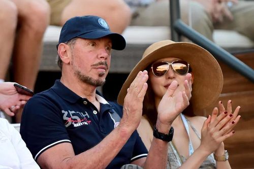 Vợ tỷ phú Larry Ellison gây chú ý