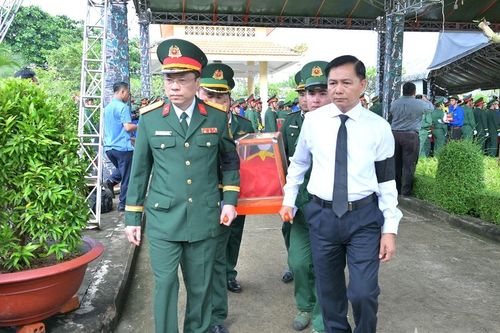 Vĩnh Long: Truy điệu, an táng 65 hài cốt liệt sĩ