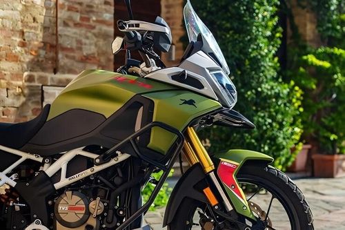 TVS RTX 300 giá từ 146 triệu đồng, có cruise control, quickshifter và 4 chế độ lái
