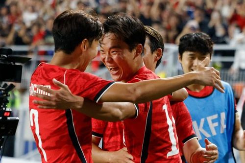 Son Heung-min tỏa sáng trong ngày Hàn Quốc thắng đậm