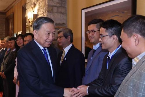 Tổng Bí thư, Chủ tịch nước Tô Lâm gặp đại diện Mạng lưới chuyên gia, nhà khoa học Việt Nam tại Canada