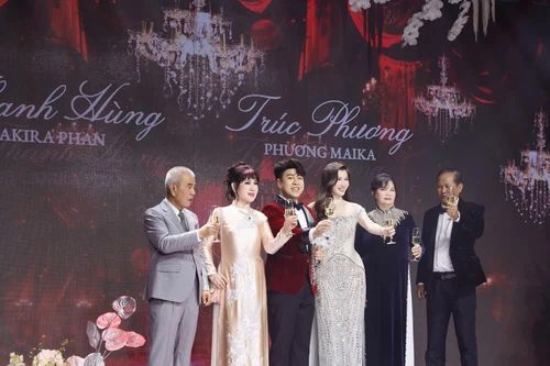 Akira Phan bật khóc khi trao lời yêu dành cho vợ trong lễ cưới