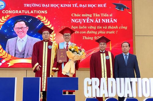 Trường Đại học Kinh tế trao bằng cho 630 tân tiến sĩ, thạc sĩ, cử nhân