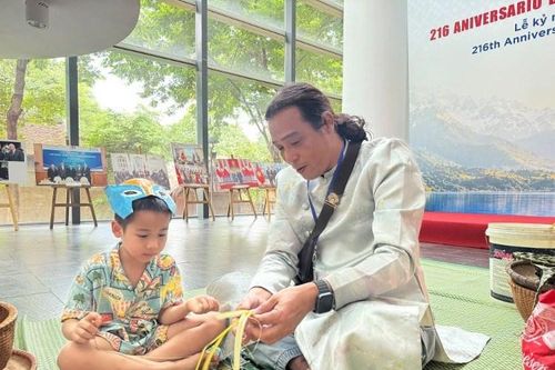 Giữ hồn Trung thu từ những trò chơi dân gian
