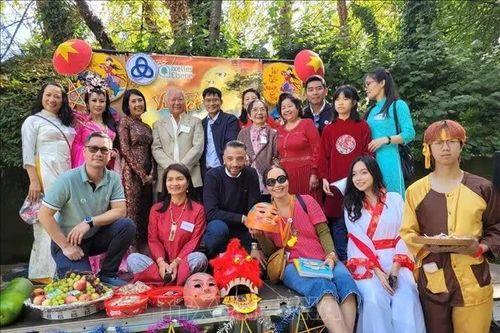 Một góc Việt Nam giữa mùa Thu Brussels