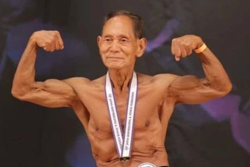 Cụ ông 90 tuổi trở thành nhà vô địch thể hình và triết lý: 'Tôi không muốn thua cuộc trước cuộc đời'