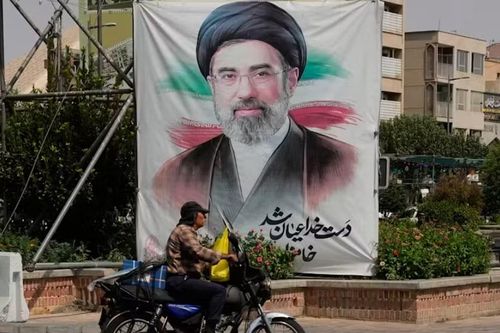 Lãnh tụ tối cao Iran tuyên bố Mỹ sẽ bị đẩy khỏi Trung Đông sau khi hứng đòn đau