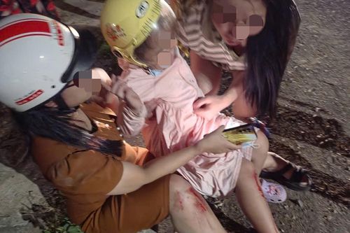 Quốc lộ 28 sửa chữa thiếu cảnh báo, người dân phản ánh nhiều vụ té ngã