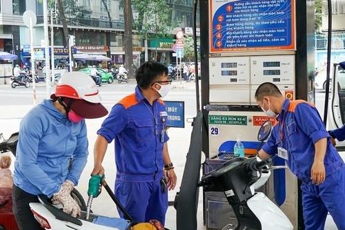 Giá xăng tiếp tục tăng nhẹ, dầu Diesel giảm mạnh