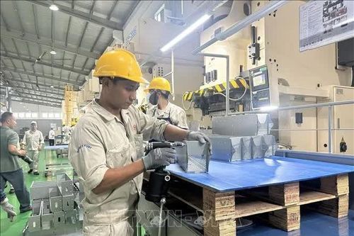 Tăng trưởng GDP cải thiện qua từng quý, 9 tháng tăng 9,01%
