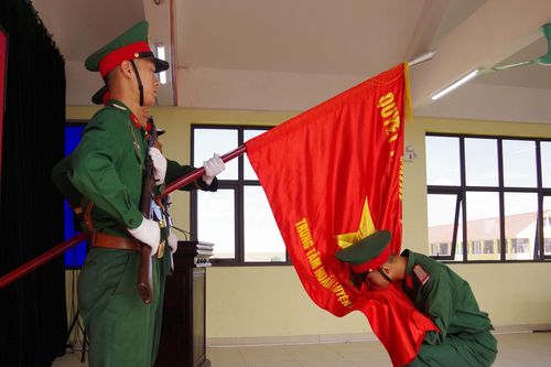 128 học viên tốt nghiệp đào tạo Tiểu đội trưởng bộ binh
