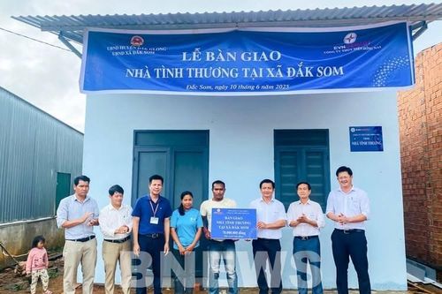 Những dòng điện thắp sáng niềm tin