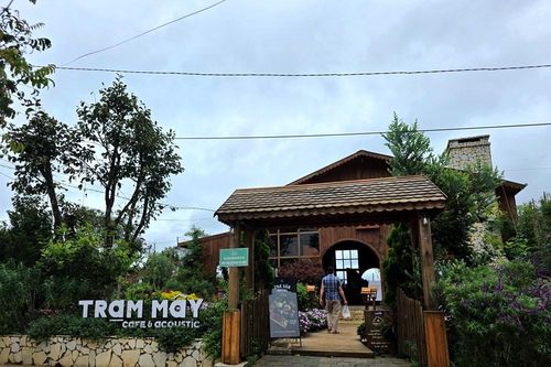Thường trực Đảng ủy xã Măng Đen yêu cầu xác minh, kiểm tra quán cà phê Trạm Mây