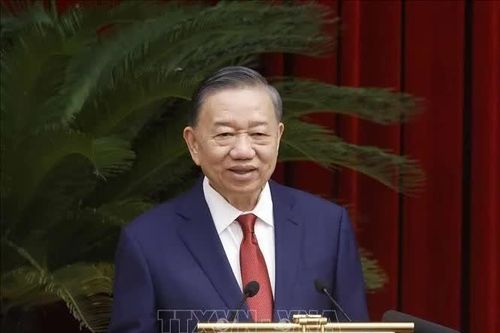 Bế mạc Hội nghị Trung ương lần thứ Tư Ban Chấp hành Trung ương Đảng