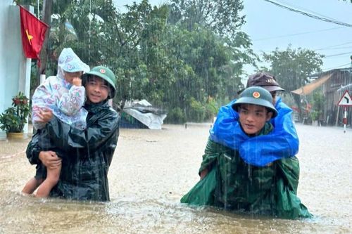 Chủ động ứng phó mưa lớn, sạt lở, bảo đảm an toàn cho người dân