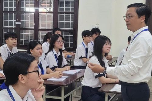 Giúp người trẻ tỉnh táo và bản lĩnh trên không gian mạng
