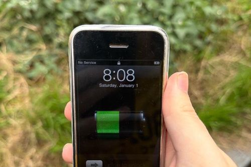 Nhìn lại 20 năm 'tiến hóa' của pin iPhone từ thế hệ đầu đến nay