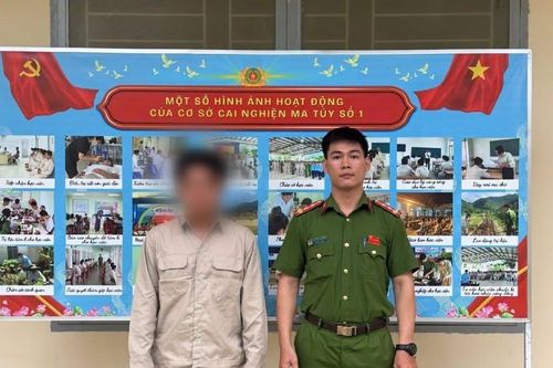 Vận động người nghiện đi cai