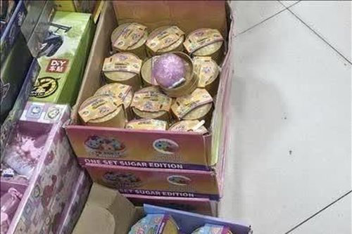 Phát hiện, tạm giữ hơn 1.200 sản phẩm đồ chơi trẻ em nhập lậu tại phố Đồng Xuân