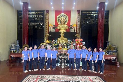 'Về nguồn' tưởng nhớ nữ tướng Nguyễn Thị Định nhân dịp kỷ niệm ngày 20/10