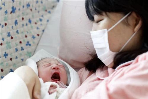 Nhật Bản đẩy nhanh kế hoạch miễn phí sinh con