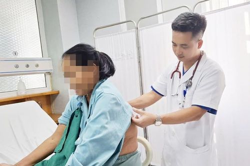 Nguy kịch sau khi bị ong vò vẽ đốt 60 nốt