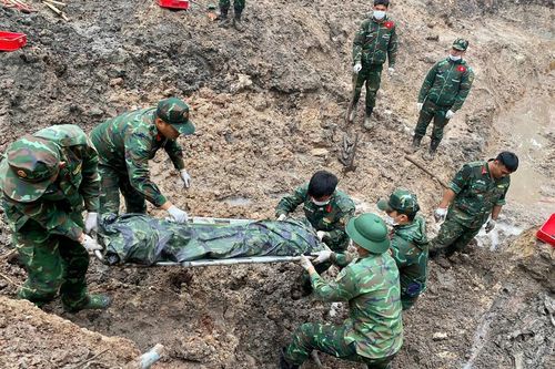 Tìm thấy thêm 33 hài cốt liệt sĩ tại Công viên Lê Thị Riêng sau 3 ngày