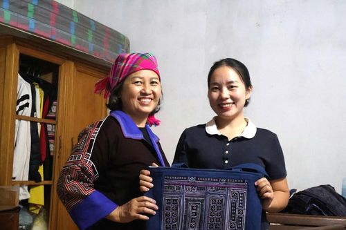 Cô giáo người Mông đưa thổ cẩm truyền thống vươn ra thị trường