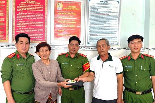 Nhặt được 10 chỉ vàng, người dân An Giang tìm người đánh rơi