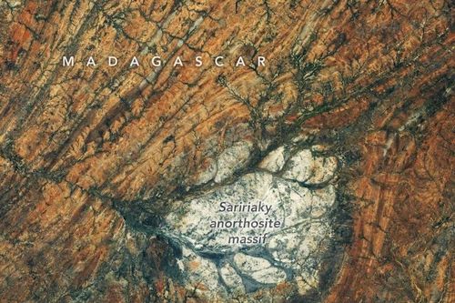 NASA phát hiện cấu trúc đá kỳ lạ ở Madagascar, hé lộ bí mật Mặt Trăng