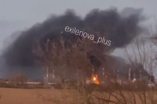 UAV Ukraine tấn công Nga, trạm bơm dầu bốc cháy trong đêm
