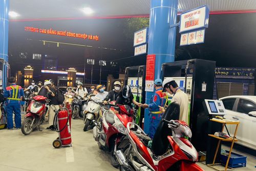 Thủ tướng yêu cầu bảo đảm nguồn cung xăng dầu trong mọi tình huống