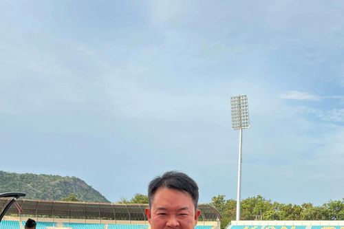 Sếp Kanchanaburi khẳng định không sa thải HLV Park Hang-seo