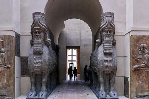 Bò mặt người Lamassu – vệ thần khổng lồ canh giữ quyền lực của đế chế Assyria