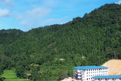 Kịp thời tháo gỡ vướng mắc, đẩy nhanh tiến độ xây dựng, vận hành trường nội trú