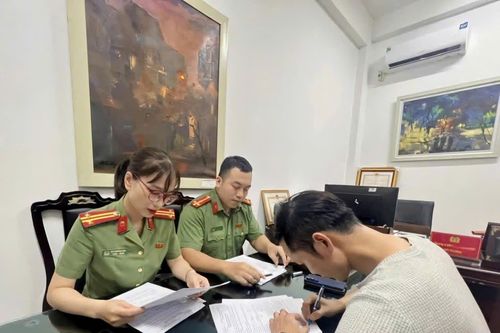 Công an Hà Nội kiểm tra đột xuất cuộc thi hoa hậu, phát hiện vi phạm