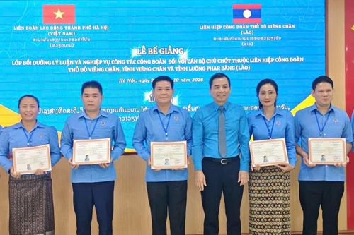 Hà Nội chia sẻ kinh nghiệm hoạt động Công đoàn đến các địa phương của Lào