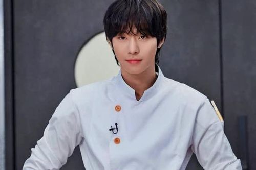 Ahn Hyo Seop tặng xe cho bố mẹ: 'Bản thân sống tốt chính là cách báo hiếu tuyệt vời nhất'