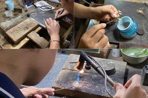 Những người thợ 'đặc biệt' giữ lửa nghề đậu bạc Định Công