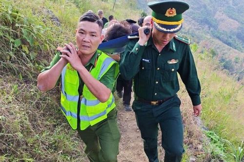 Nam thanh niên rơi xuống vực khi tham quan điểm cực Bắc ở Lũng Cú