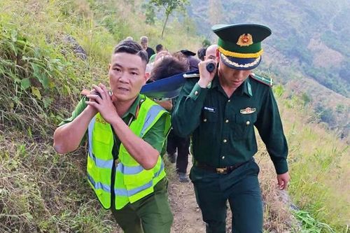 Kịp thời hỗ trợ du khách gặp nạn tại điểm Cực Bắc