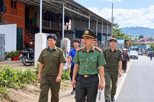 Học Bác trong từng việc vì dân