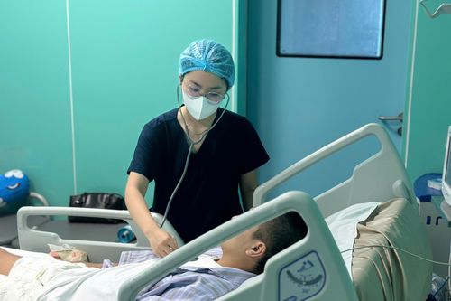 Sốt cao vài ngày, nam thanh niên 23 tuổi nguy kịch vì sốt xuất huyết
